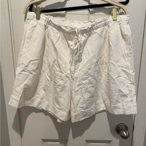 H&M white linen shorts